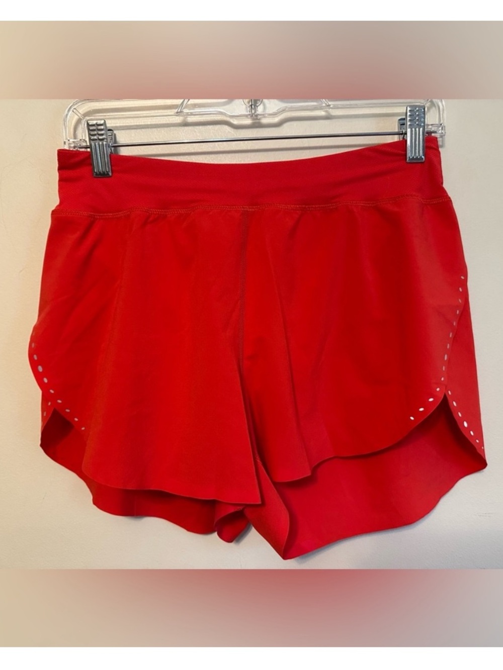 (2 pieces) Lululemon strappy nulu shelf tank top and find your pace shorts 3” - Picture 3 of 4